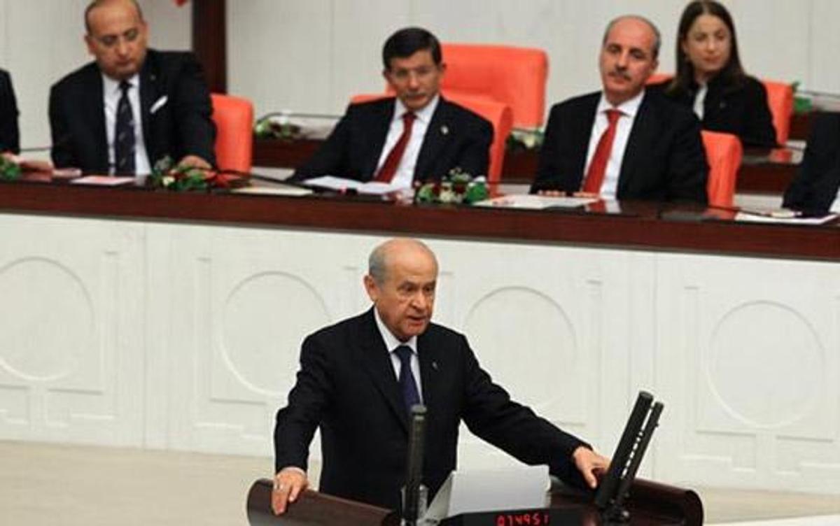 Meclis e damga vuran ayrıntı Davutoğlu ile Bahçeli Gündem Haberleri