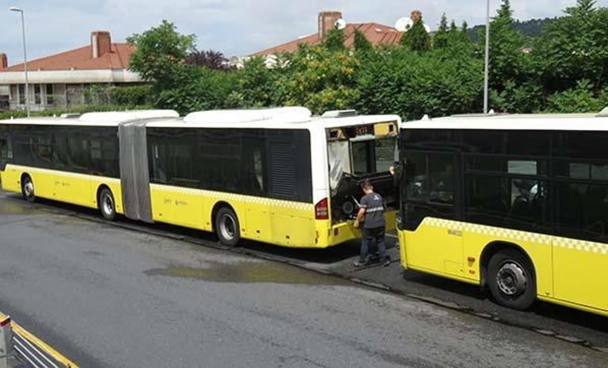 Metrob S Kaza Yapt Ok Say Da Yaral Var G Ndem Haberleri