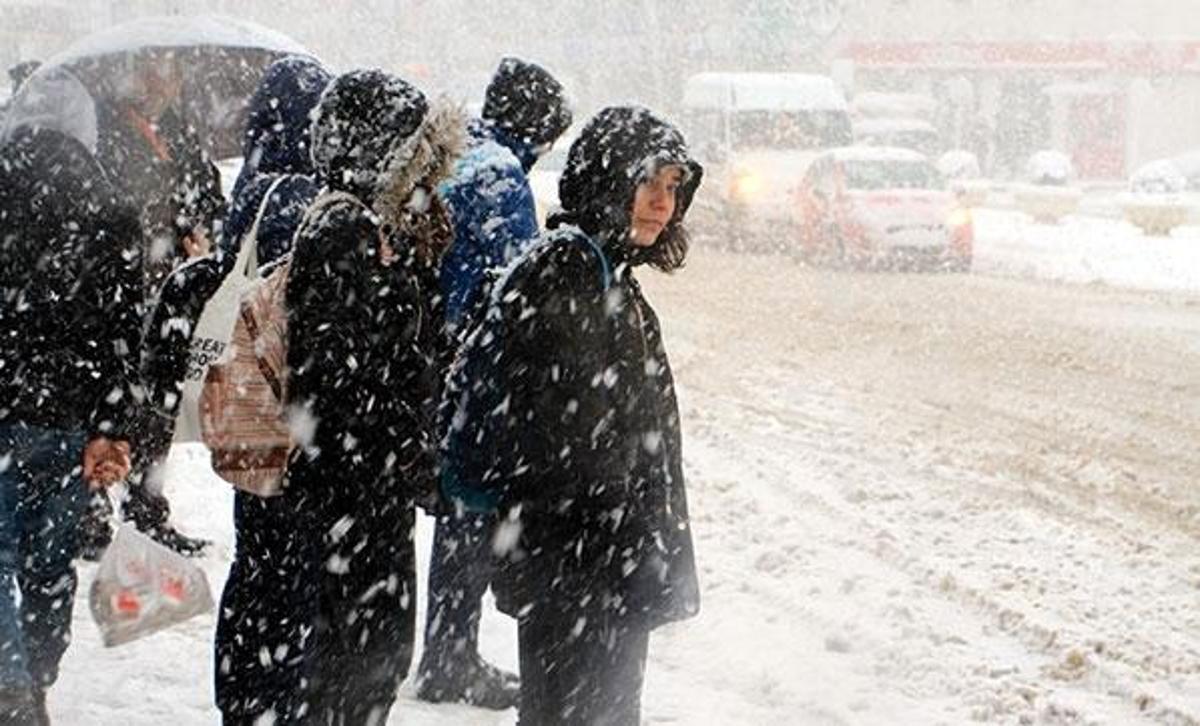 Meteoroloji saat vererek duyurdu İstanbul a kar geliyor Yaşam