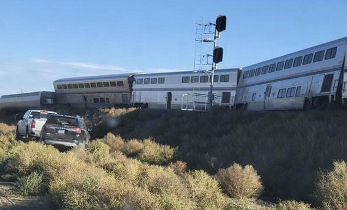 Abd De Yolcu Treni Raydan Kt En Az Ki I Ld D Nyadan Haberler