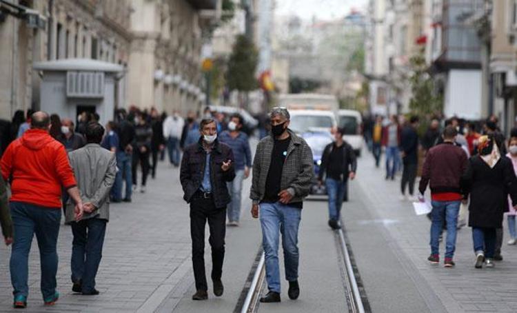 Taksim Meydan Ve Stiklal Caddesinde Metre Kural Geldi Ama