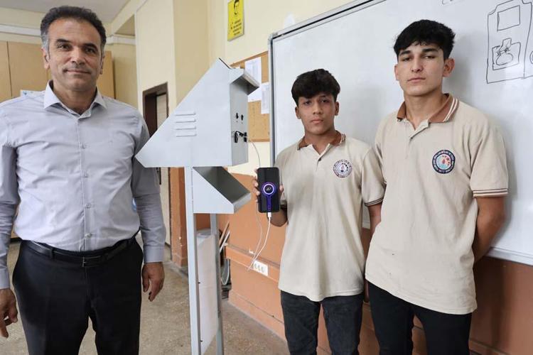 Adanalı meslek lisesi öğrencileri güneş enerjisi sistemiyle çalışan