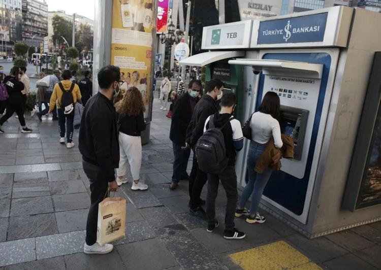 ATM lere yutma özelliği geldi Bunu yapanların banka kartına el