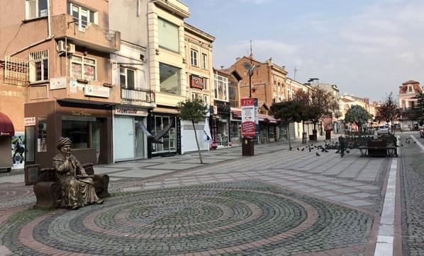 Edirnenin Havsa ilçesinde 3 cadde yaya trafiğine kapatıldı