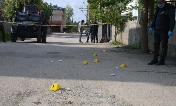 Adanada çöp dökerken silahlı saldırıya uğrayan kadın yaralandı
