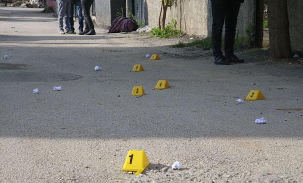 Adanada çöp dökerken silahlı saldırıya uğrayan kadın yaralandı