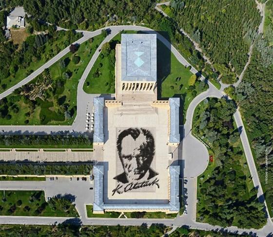6 bin kişi ile Atatürk portresi