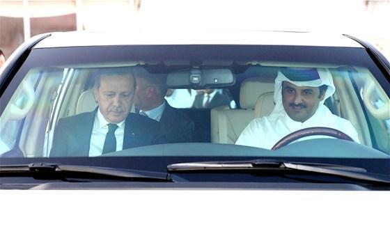Katar Emiri, kendi kullandığı araçla Erdoğan’ı Havalimanına bıraktı