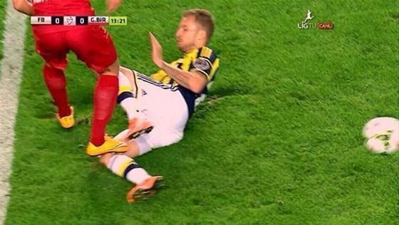 Fenerbahçede kırmızı kart isyanı