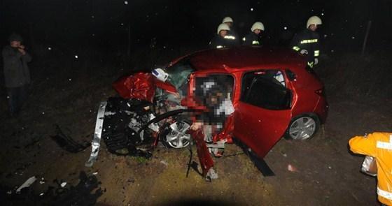 Otobanda 2 otomobil kafa kafaya çarpıştı: 4 ölü, 4 yaralı