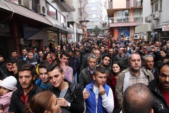 Sokak defilesine yoğun ilgi