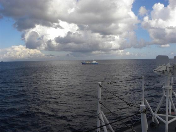 300 mülteciyi taşıyan gemi acil yardım çağrısında bulundu