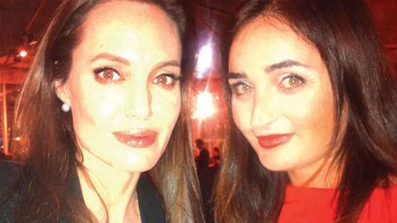 Türk oyuncu Angelina Jolie ile birlikte