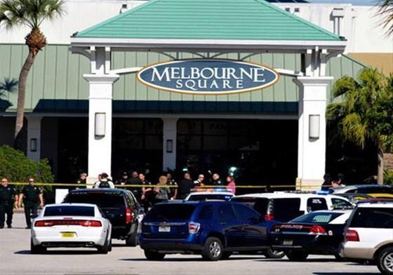 Alışveriş merkezinde silahlı saldırı: 2 ölü