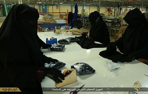 IŞİDin çarşaf fabrikası görüntülendi