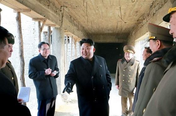 Kim Jong Unun saçlarını kim hackledi