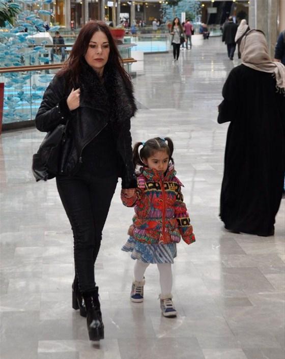 Kızı ve torunuyla ilk kez görüntülendi