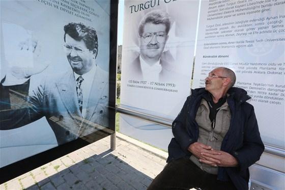 Turgut Özala özel durak