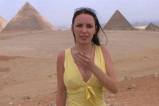 Piramitlerde porno çekti Mısır ayağa kalktı