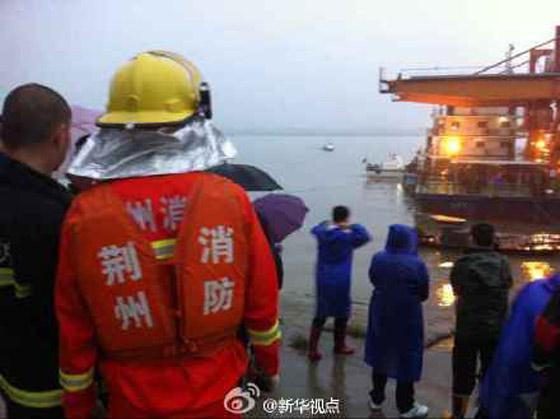 Çinde 458 kişinin bulunduğu gemi battı