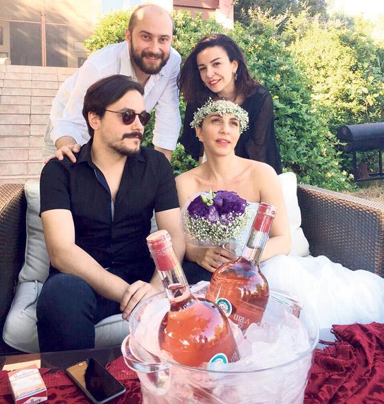 Sertab Erener gitarcı sevgilisi ile evlendi