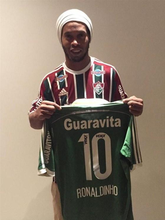 Ronaldinho, transferini duyurdu