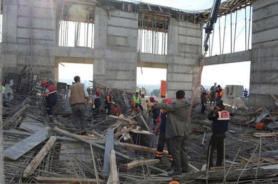 Hastane inşaatında göçük: 4 ölü