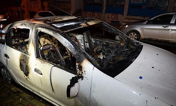 İstanbulda 3 ilçede 8 araç kundaklandı
