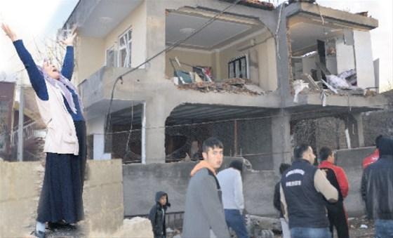PKK bir tonluk bombayla sivil ve çocukları öldürdü