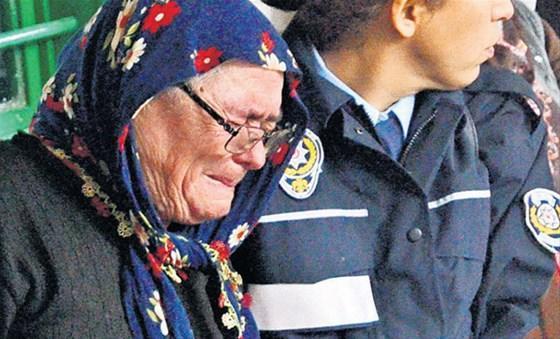 Polise bombalı araçla saldırı: 2 ŞEHİT, 53 YARALI