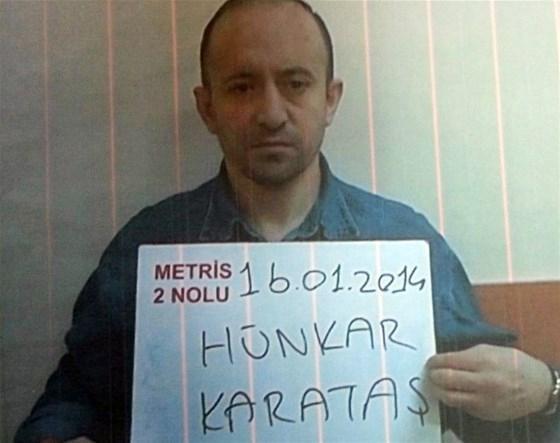 Hastaneye getirilen mahkum silahlı kişi tarafından kaçırıldı