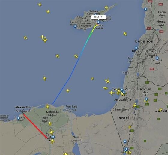 Mısır Havayollarına ait yolcu uçağı kaçırıldı
