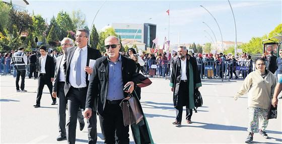 Ağladı, kıvırdı, polisi suçladı ama kıyamete kadar hapiste