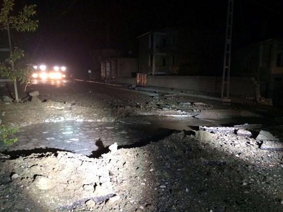 Vanda polis aracının geçişi sırasında patlama