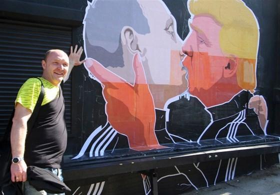 Trump ve Putin neden öpüştü