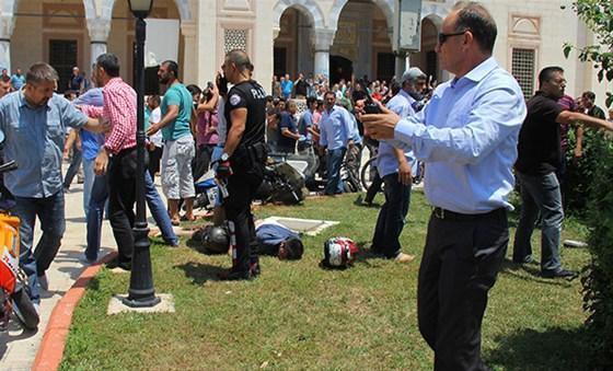 Canlı bomba iddiası cami boşalttırdı
