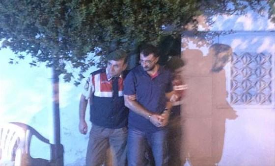 İzmirde iki firari yakalandı