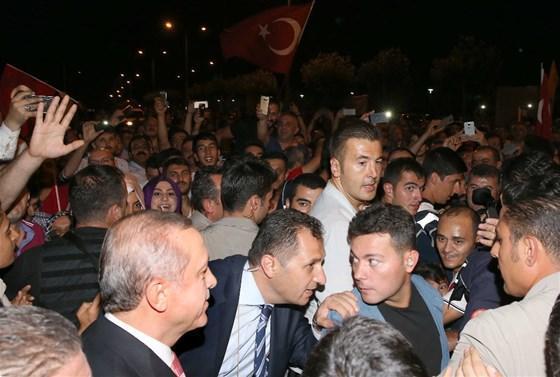 Cumhurbaşkanı Erdoğan demokrasi nöbetinde