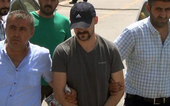 Komedyen Atalay Demirci gözaltına alındı