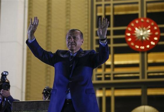 Erdoğan: ABD de bir tercih yapacak. Ya Türkiye ya FETO