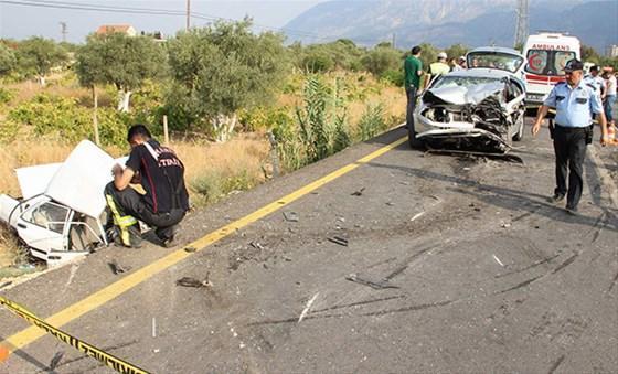Manisa’da trafik kazası: 2 ölü, 2 yaralı