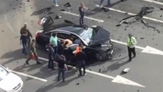 Putinin makam aracı paramparça oldu, şoförü öldü