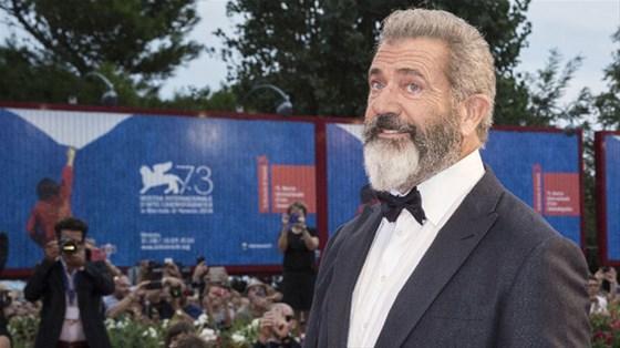 Türk yönetmenin filminde Mel Gibson sürprizi