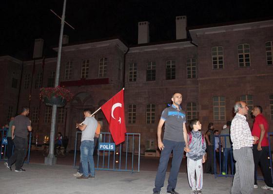 Konyada elektrik kesintisi darbe endişesine yol açtı