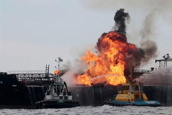 Meksika Körfezinde dev tanker yangını