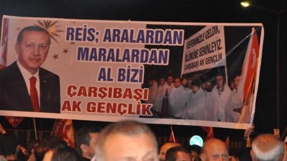 Erdoğanın Trabzon konuşmasında dikkat çeken pankart