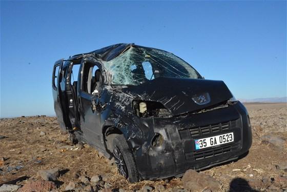 Trafik kazalarında çok sayıda vatandaşımız hayatını kaybetti