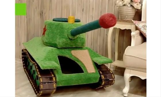 Kedisi için Sovyet tankı yaptı