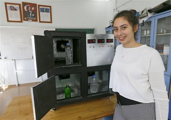 Babası için geliştirdiği cihazla dünya birincisi oldu