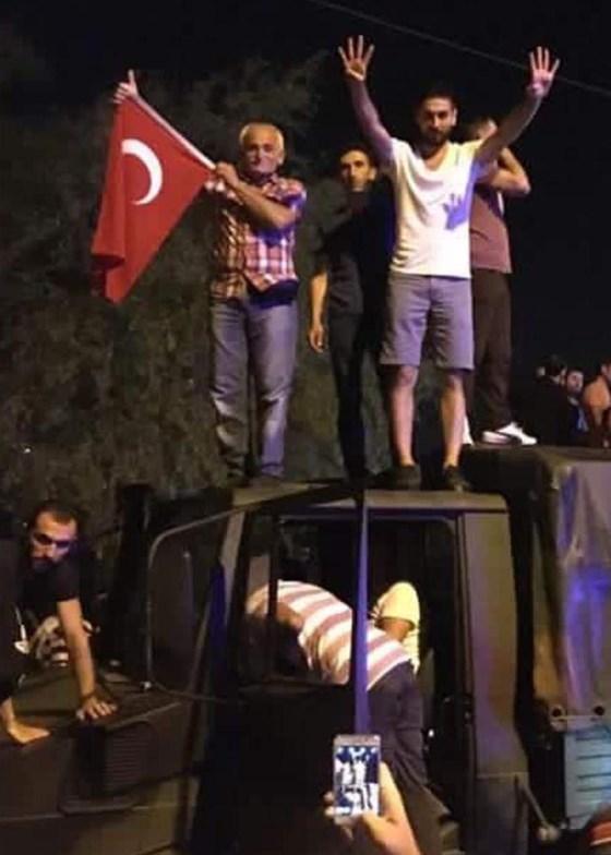 Şehit kaymakamın cenazesine katıldıktan sonra kalp krizinden öldü